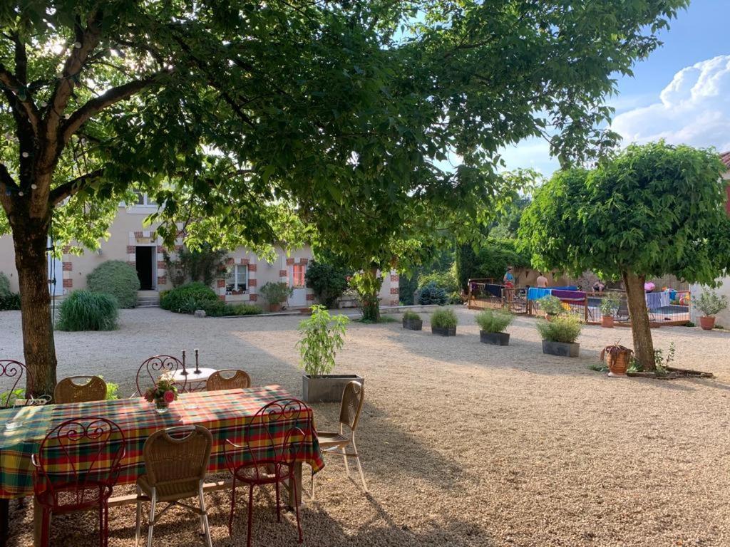 Chambres D'Hotes De La Pilatiere Persac Dış mekan fotoğraf